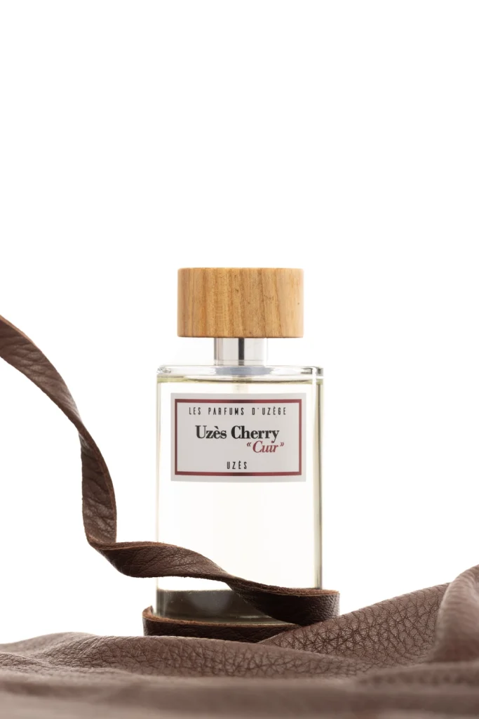 Parfum cuiré à la cerise, pour homme et femme, parfum mixte à la cerise, parfum cuiré boisé